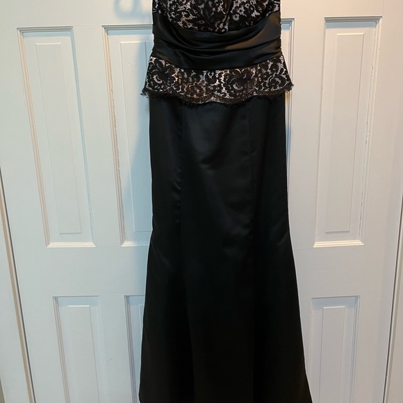 Jim Hjelm Occasions Dress - Picture 6 of 7